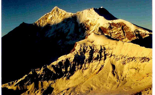 next morning we see Tukuche Peak from the slopes of Damphus peak